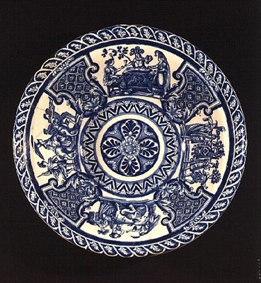 Delft-Milchpfanne, hergestellt für Maria II. nach ihrer Thronbesteigung 1688 von Dutch School