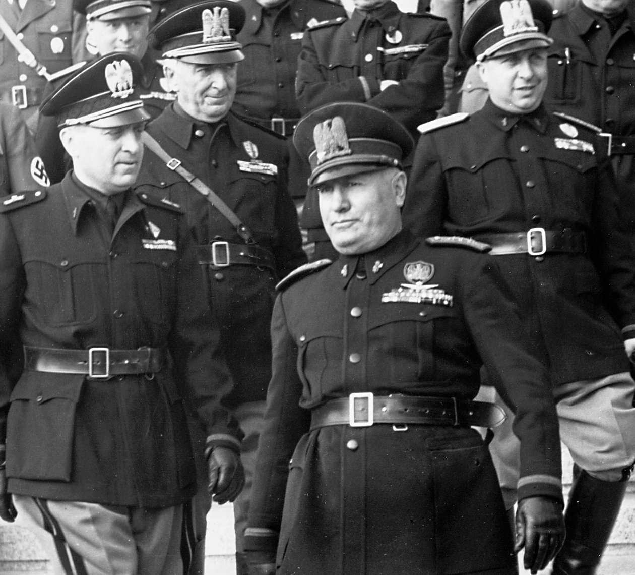 Mussolini bei einer Militärparade von Achille Villani
