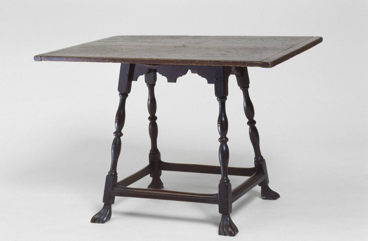 Tisch von American School