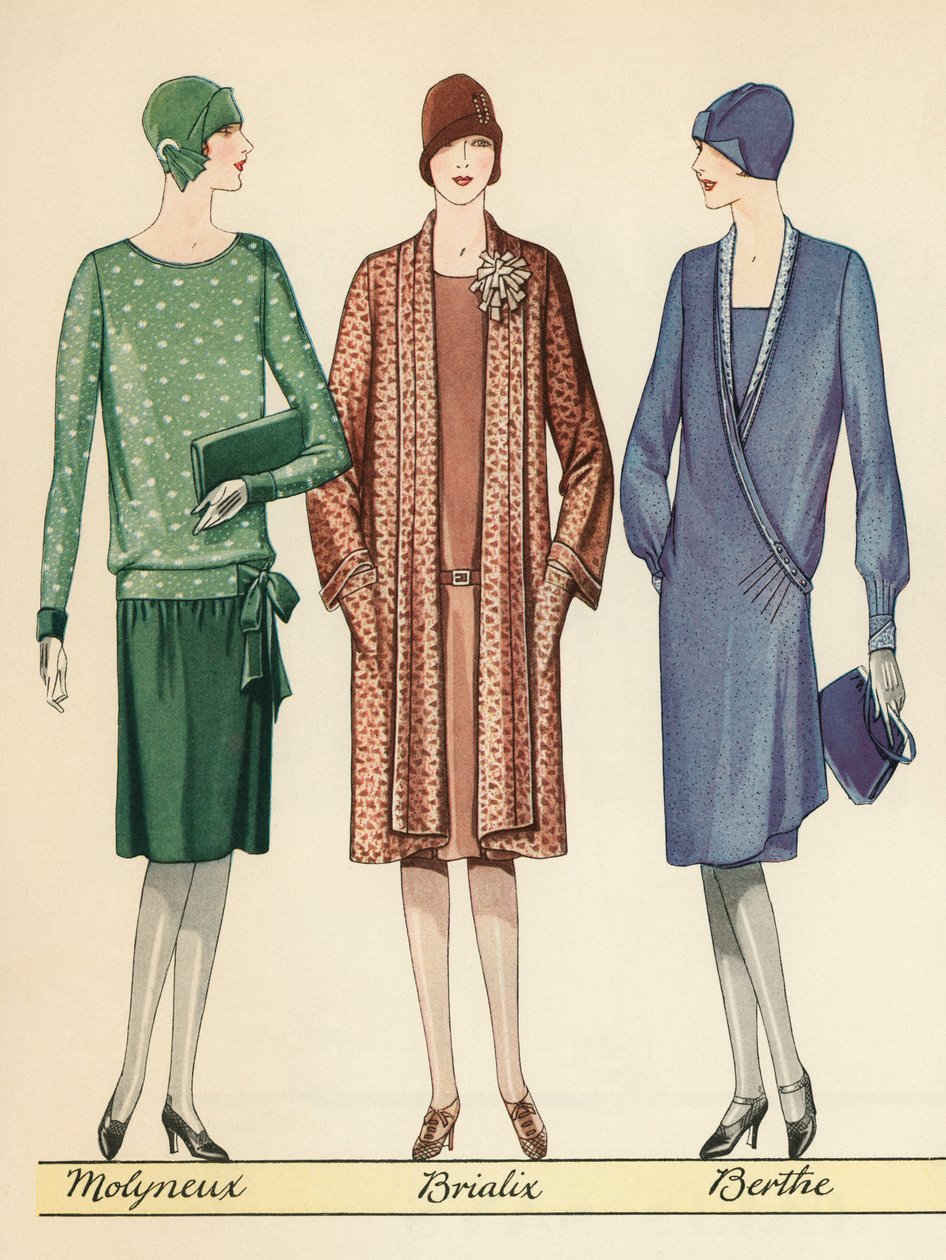 Drei Flapper modellieren französische Designer-Outfits von American School