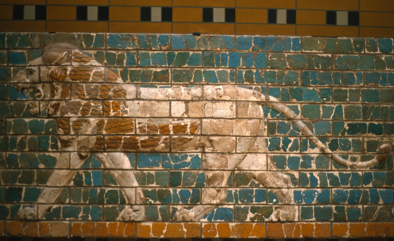 Löwe vom Ischtar-Tor, Babylon (glasierte Ziegel) von Babylonian