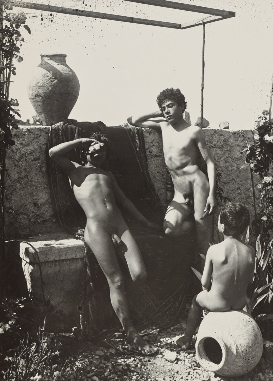 [Drei Jungen im Garten] von Baron Wilhelm von Gloeden