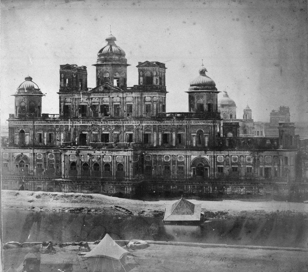 Chatta Manzil, Lucknow, 1858 von British Photographer