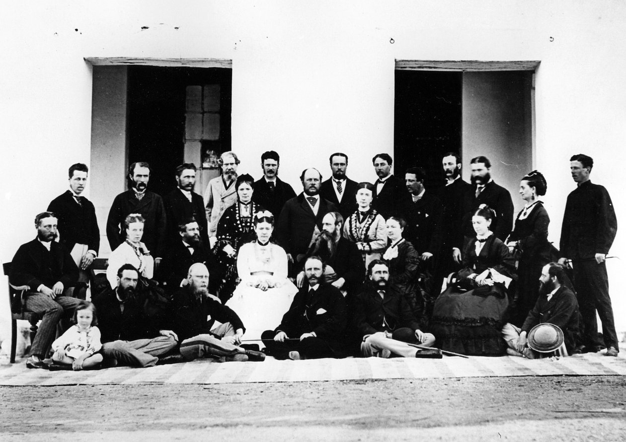 Gruppe bei Nixons Oodeypore, ca. 1871 von British Photographer