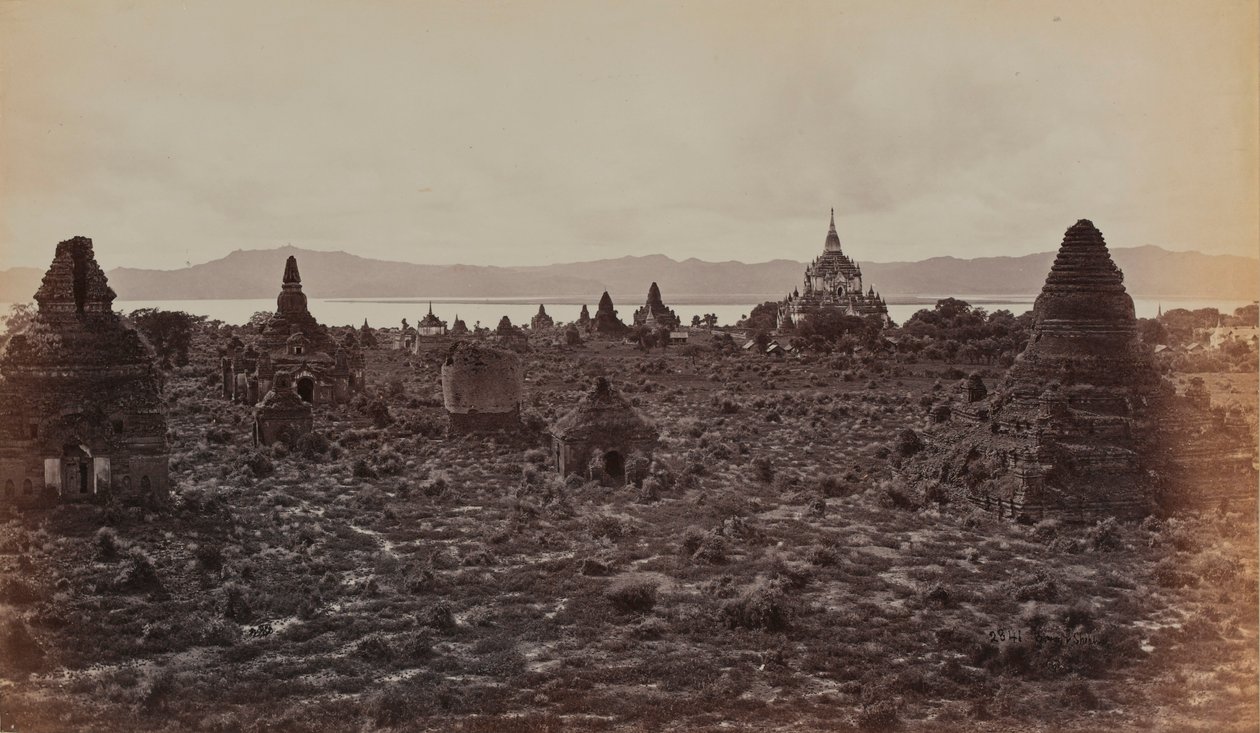 Überreste einer antiken Stadt von British Photographer