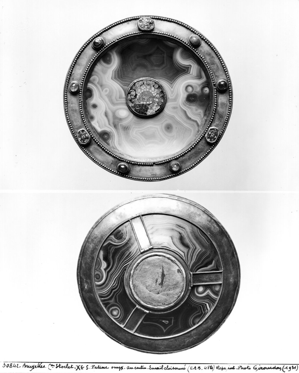 Patene mit einem Medaillon, das das letzte Abendmahl darstellt, 9.-10. Jahrhundert von Byzantine