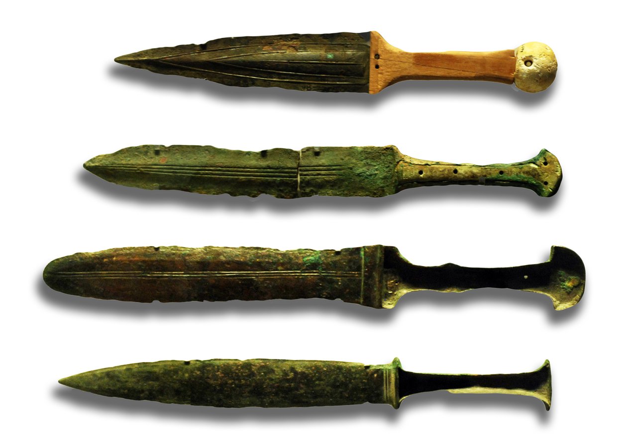 Vier Waffen (Metall und Holz) von Canaanite