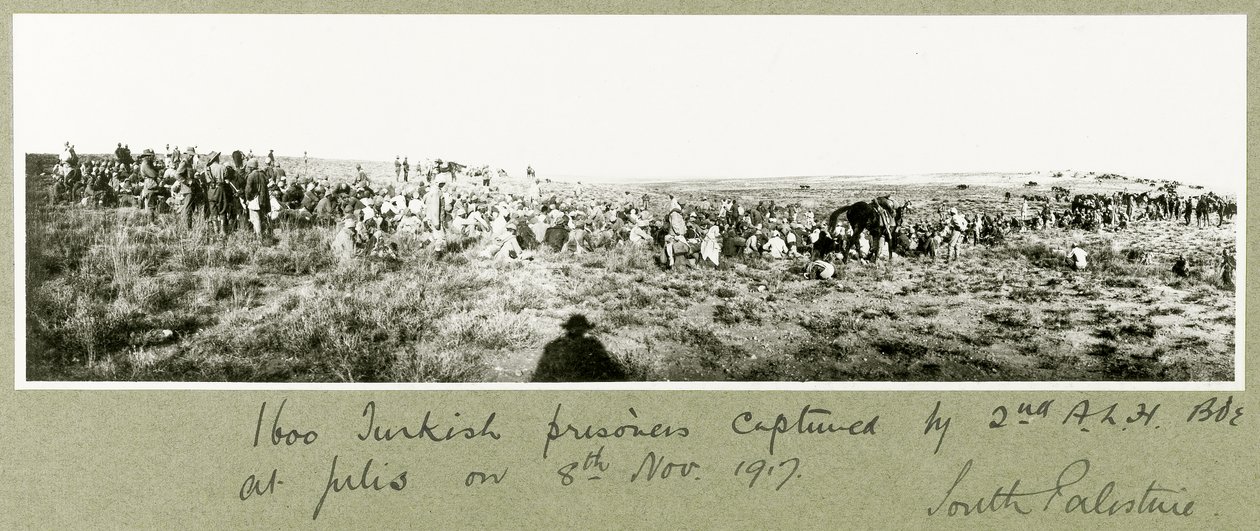 1600 türkische Gefangene, gefangen von der 2. A.L.H. Brigade, 8. November 1917 von Capt. Arthur Rhodes