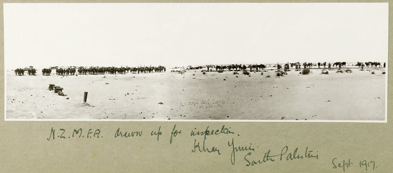 N.Z.M.F.A. zur Inspektion aufgestellt, Khan Yunis, September 1917 von Capt. Arthur Rhodes