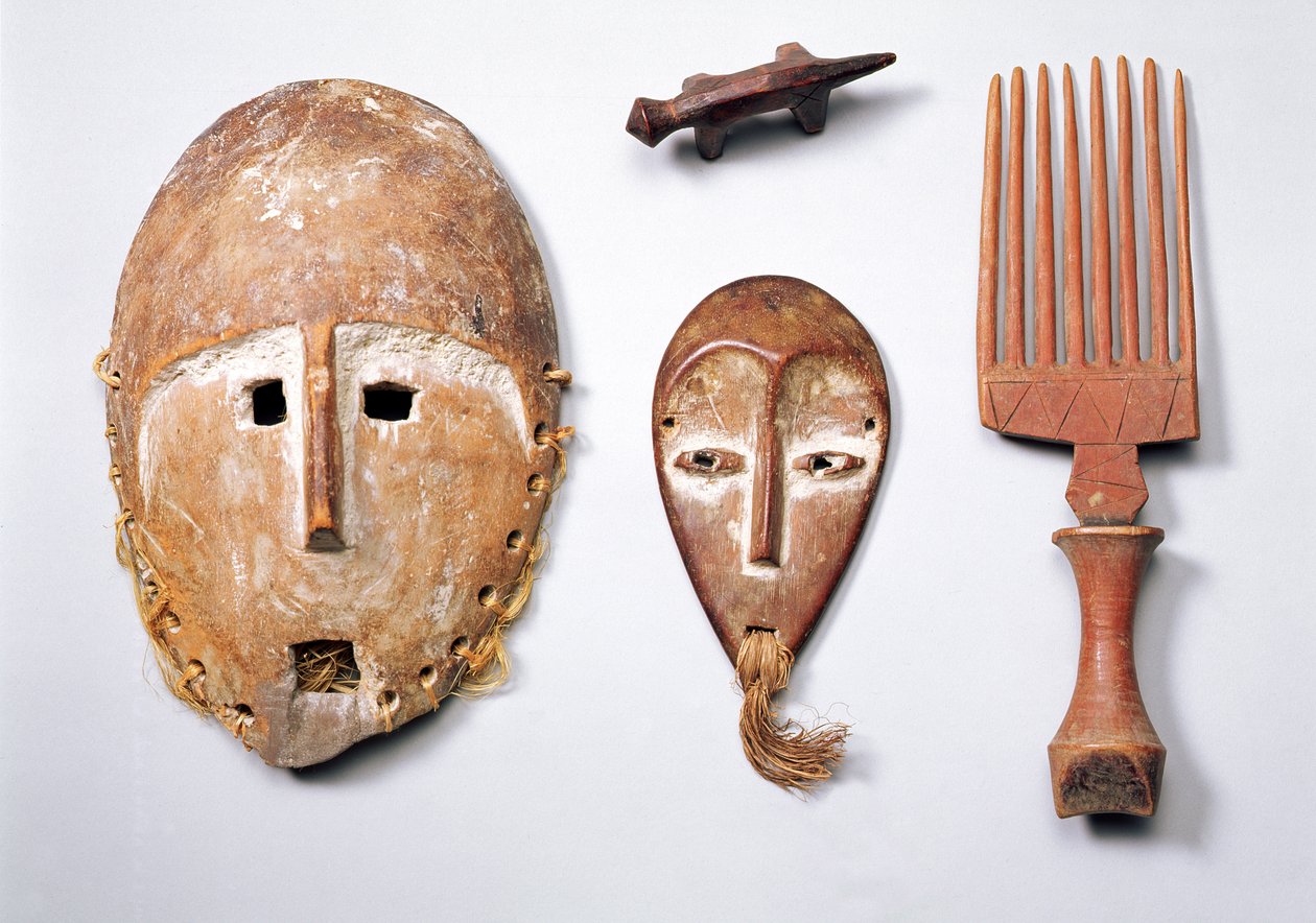 Lukungu-Masken, Kamm und zoomorphe Figur von Congolese