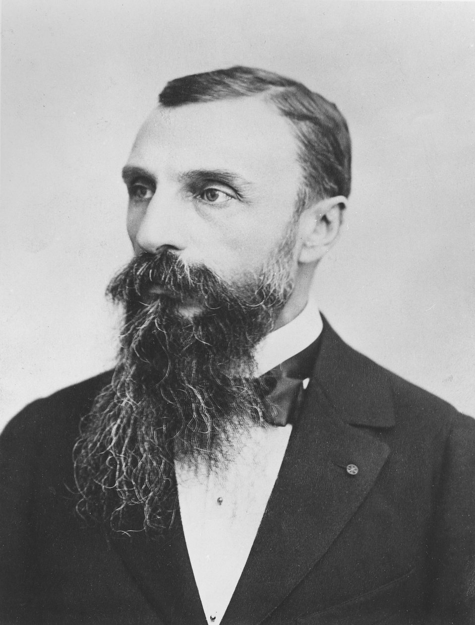 Porträt des Entdeckers Auguste Pavie von Courret Brothers