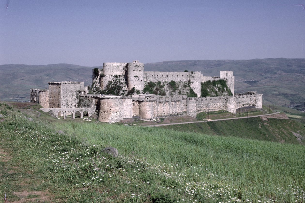 Gesamtansicht der Festung Krak des Chevaliers, ca. 1143 von Crusader Period