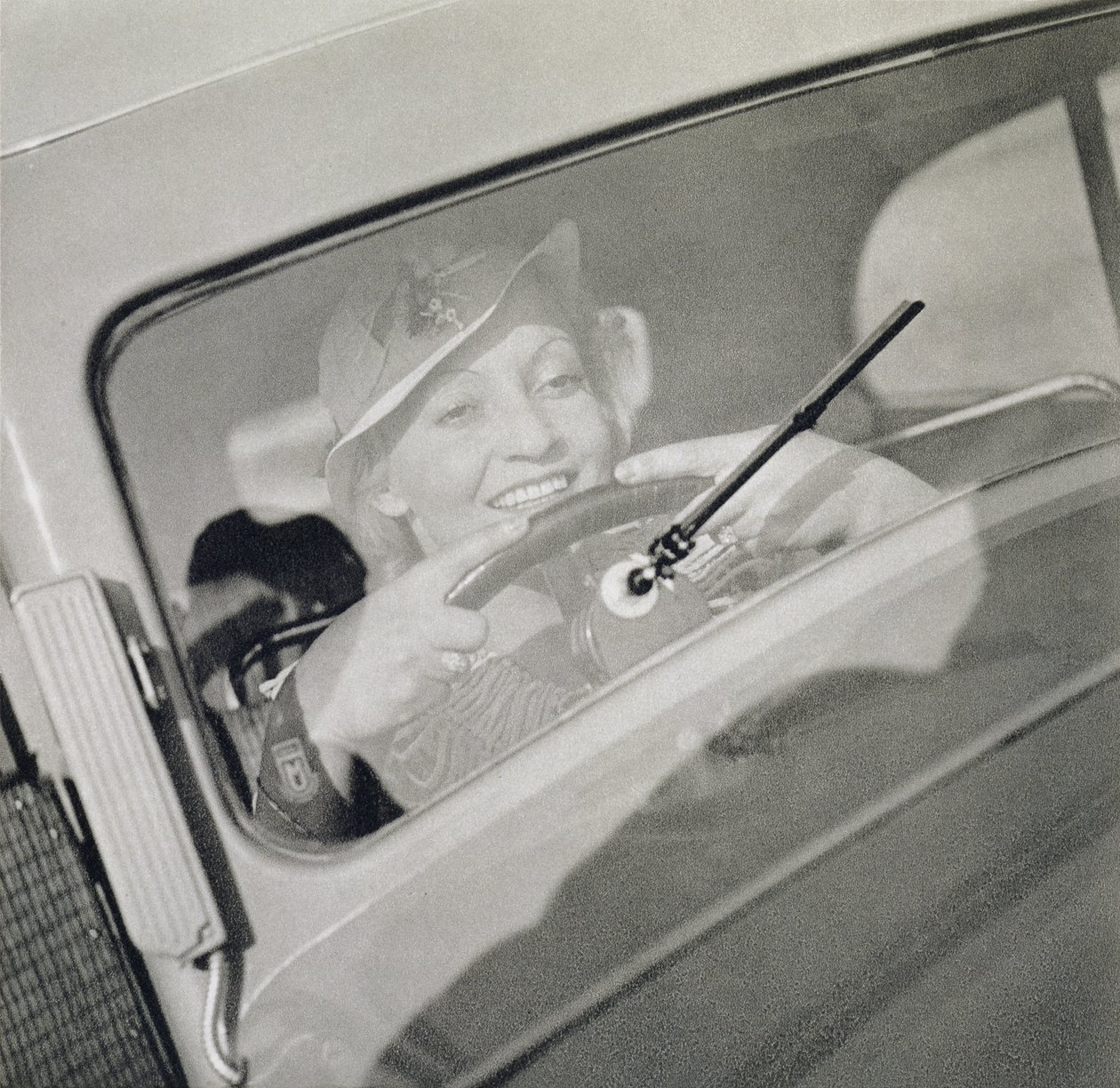 Eine Frau beim Fahren, ca. 1930er Jahre von Czech Photographer