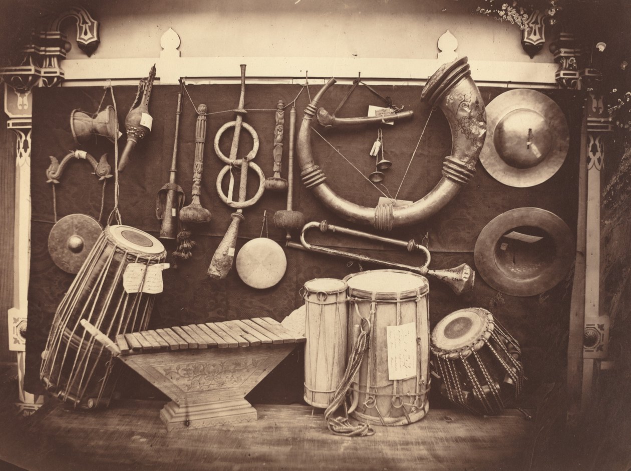 Stillleben mit Musikinstrumenten von Edmond Lebel