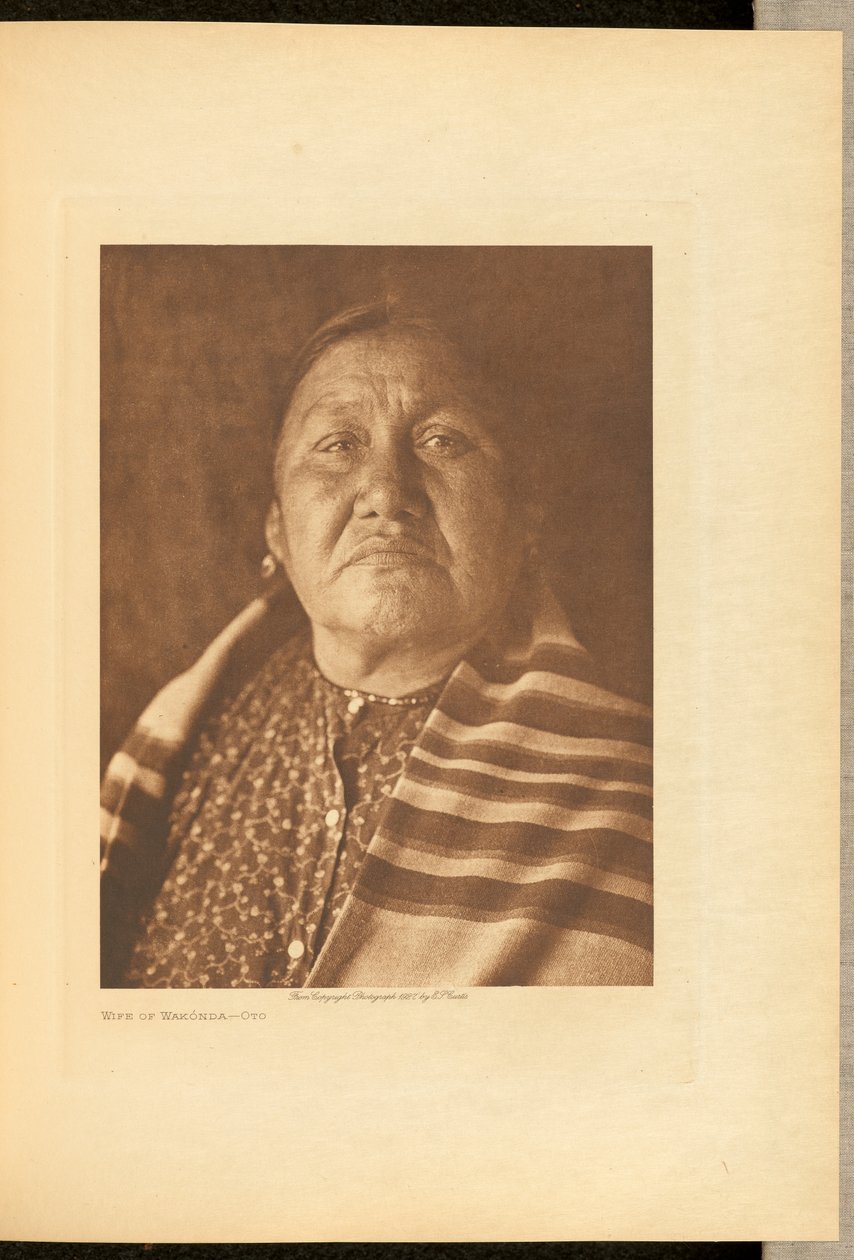 Frau von Wakónda - Oto von Edward S. Curtis