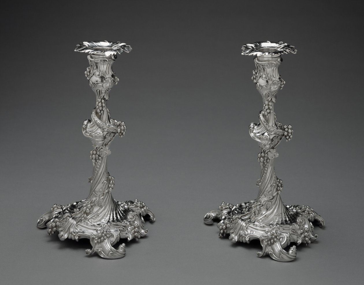 Paar Kerzenhalter, ca. 1755-56 (Silber) von Edward Wakelin