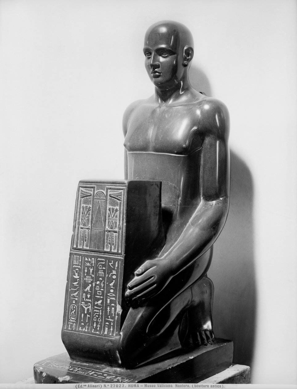 Naophore Statue eines Mannes von Egyptian