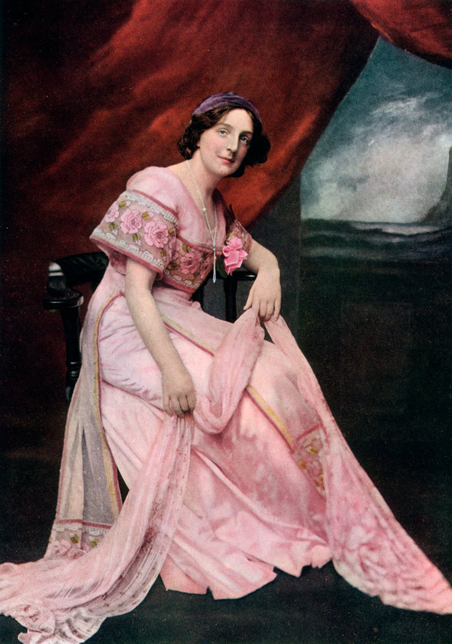 Edith Clegg von Elliott and Fry