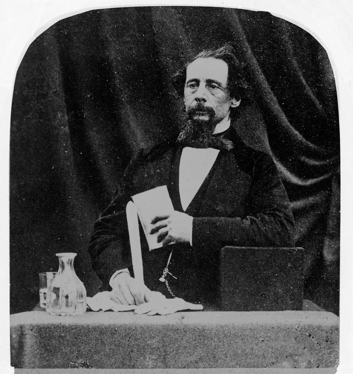 Charles Dickens von English Photographer