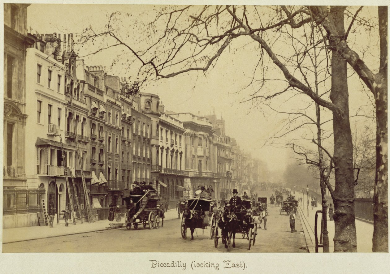 Piccadilly nach Osten blickend von English Photographer