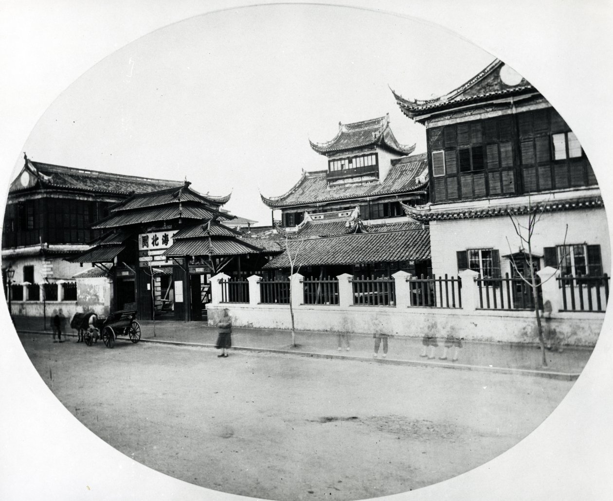 Das Zollgebäude, Shanghai, um 1868-70 von English Photographer