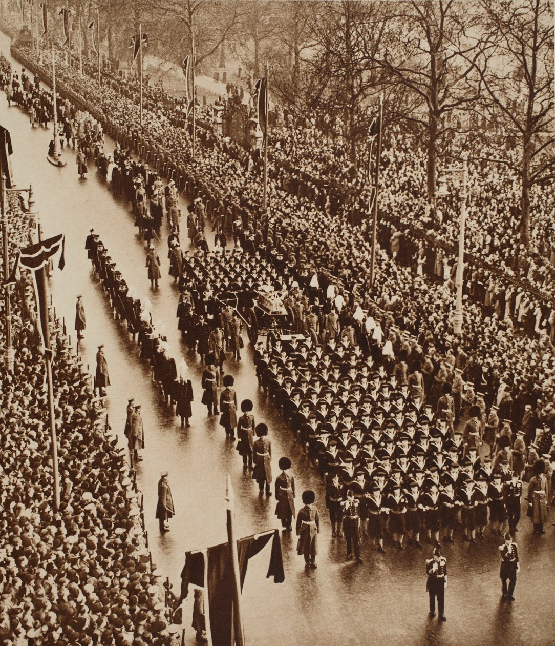 Der Trauerzug von George V., 1936 von English Photographer
