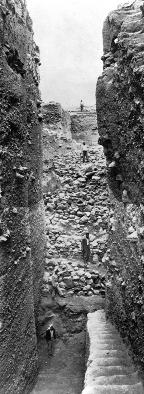 Die Verteidigungsanlagen von Jericho in der präkeramischen Jungsteinzeit, ca. 1930-6 von English Photographer