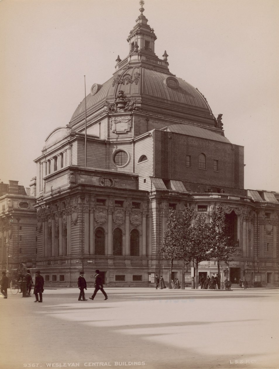 Wesleyan Central Buildings von English Photographer