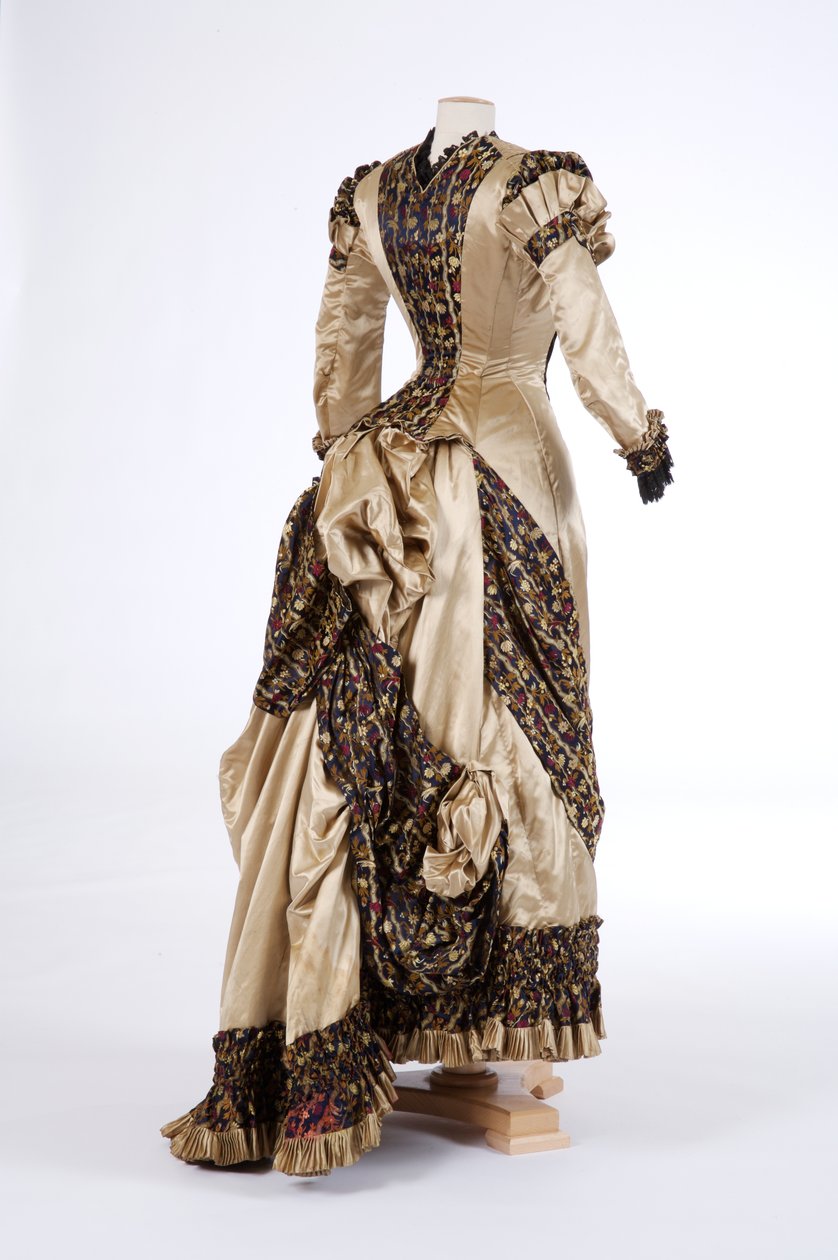 Abendkleid von English School