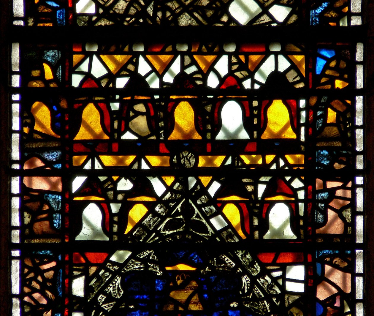 Fenster w41, Darstellung von Glocken von English School