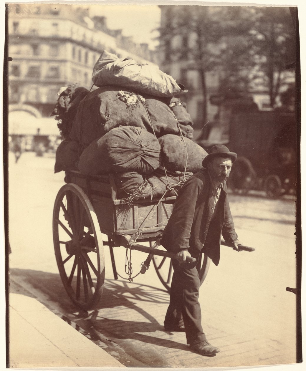 Chiffonier von Eugène Atget