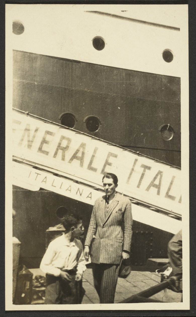 [Mann vor Schiff] von Fedele Azari