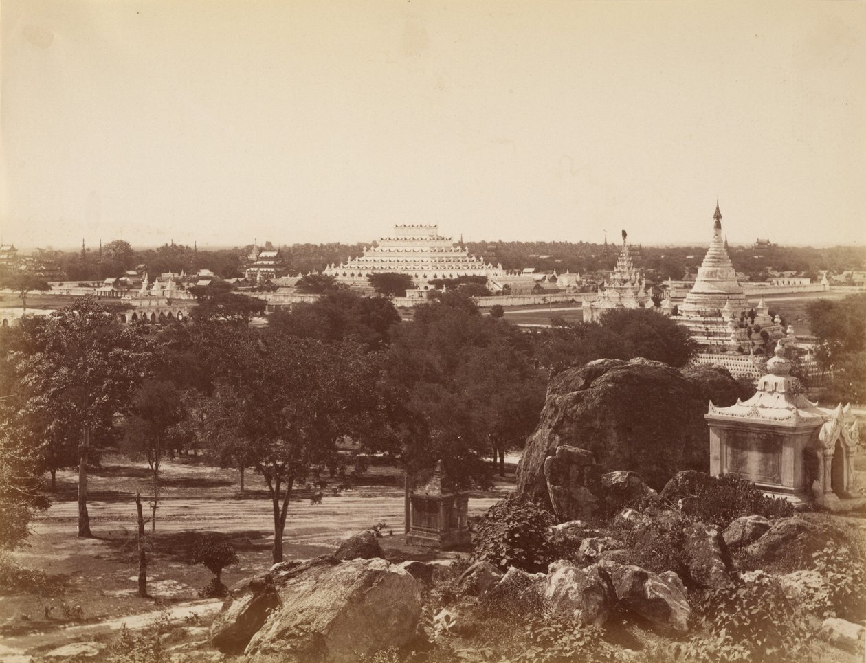 Die unvergleichliche Pagode vom Mandalay Hill von Felice Beato