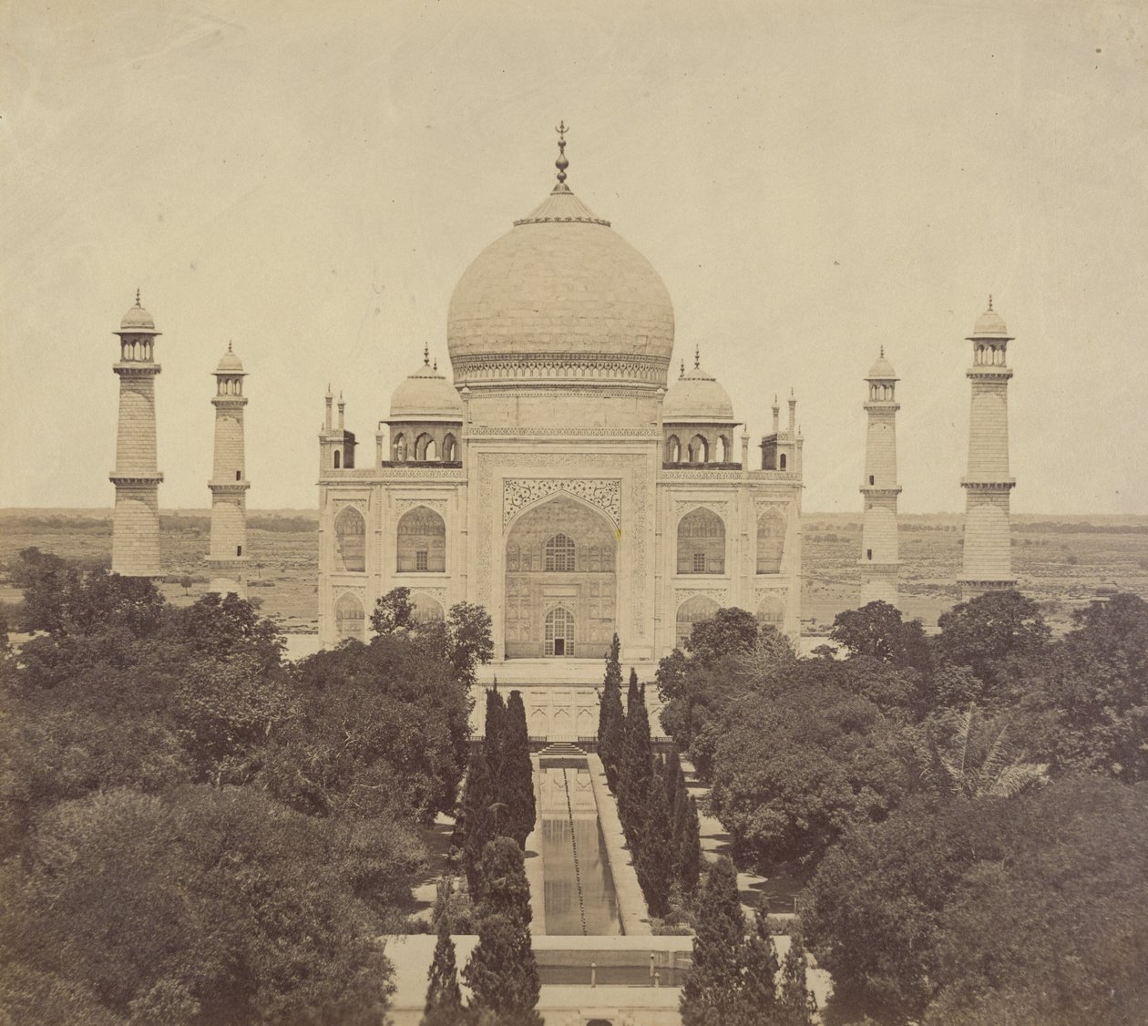 [Das Taj Mahal vom Eingangstor] von Felice Beato