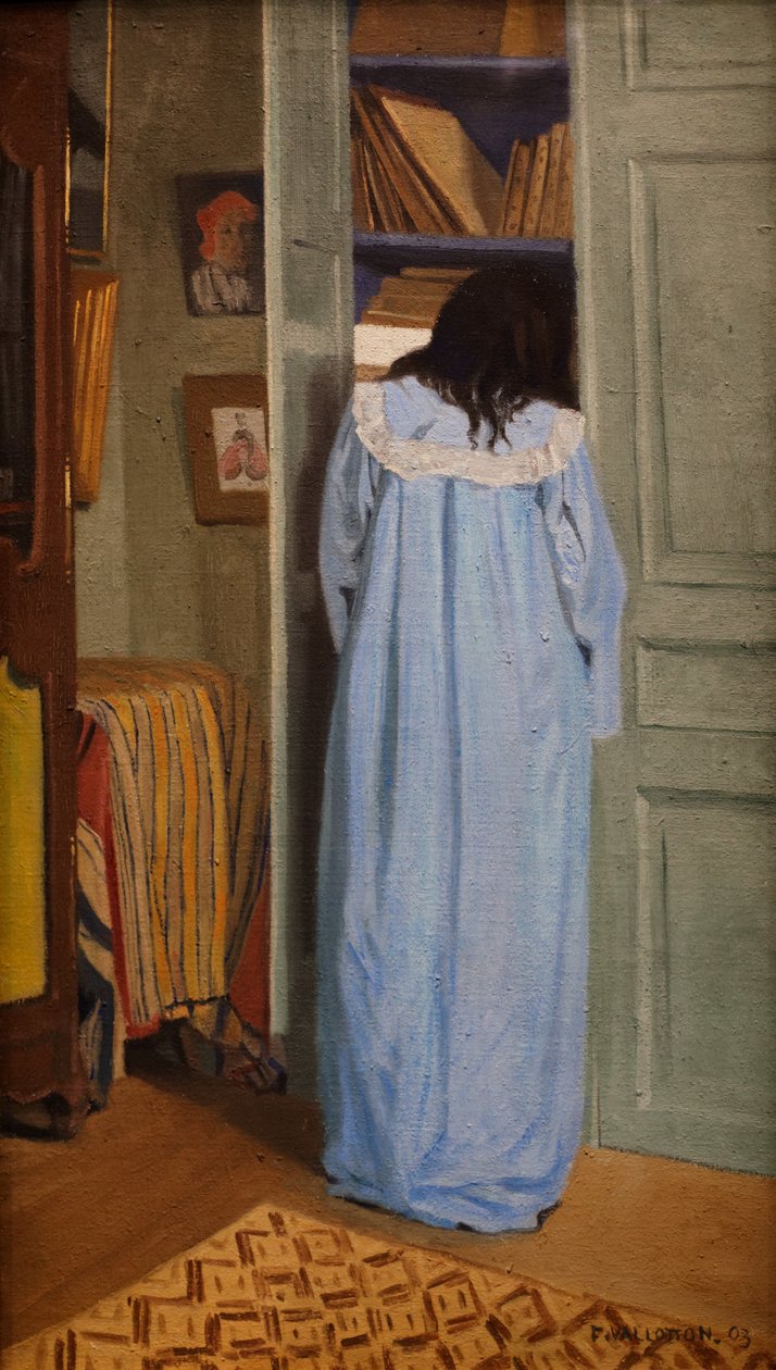 Innenraum, Frau in Blau sucht in einem Schrank von Felix Edouard Vallotton