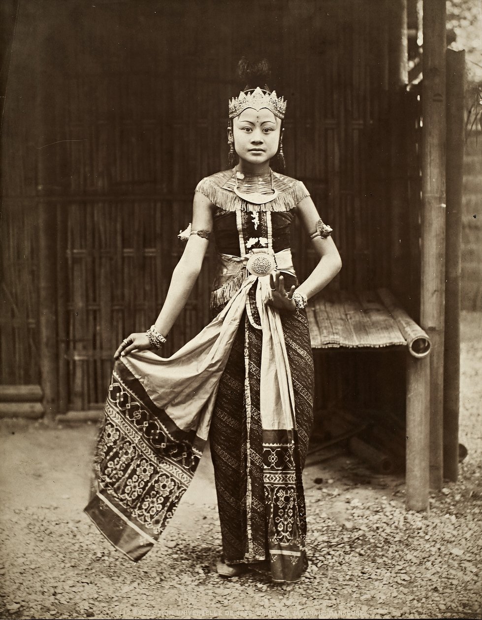 Tänzerin im javanischen Dorf, Exposition Universelle, Paris, 1889 von French Photographer