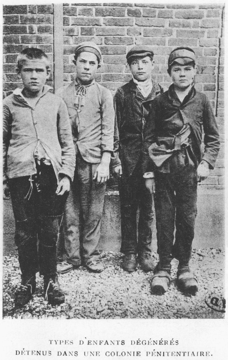 Delinquente Kinder in einer Strafkolonie, ca. 1900 von French Photographer