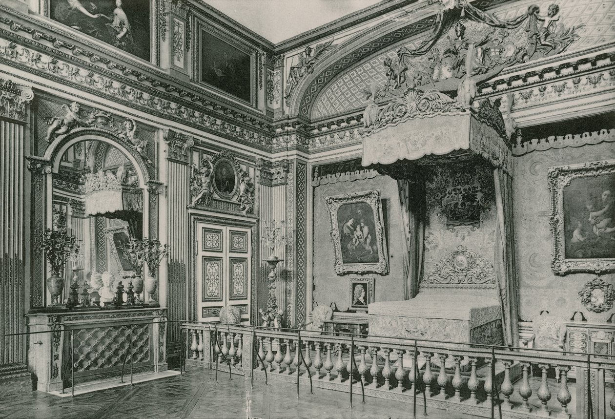 La Chambre à coucher de Louis XIV von French Photographer