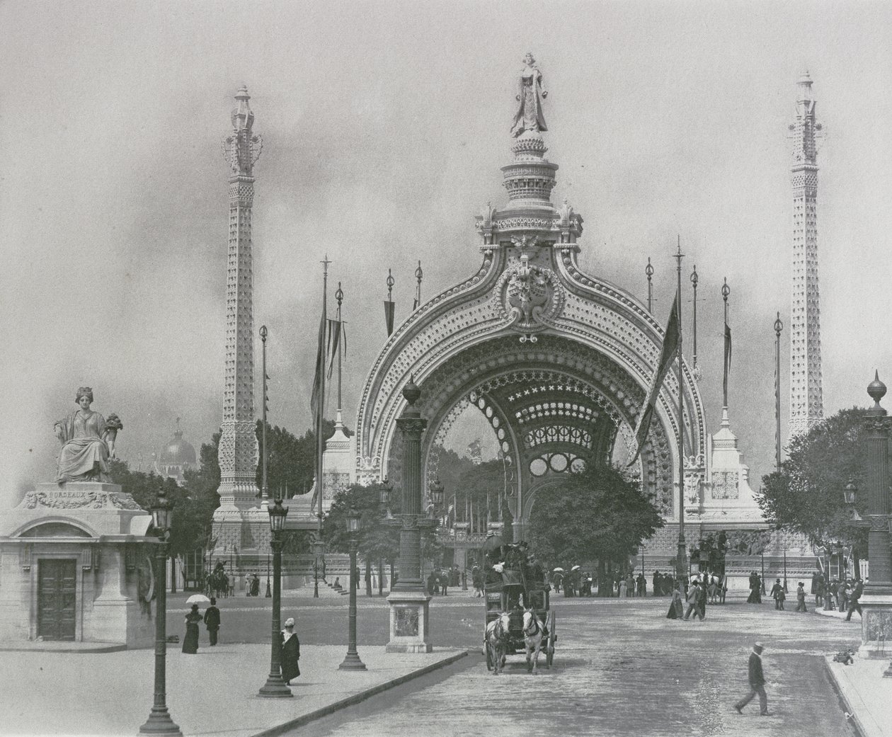 Haupteingang - Weltausstellung in Paris 1900 von French Photographer