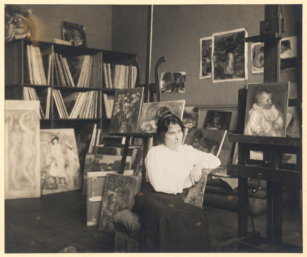 Porträt von Gabrielle Renard (1878-1959) von French Photographer