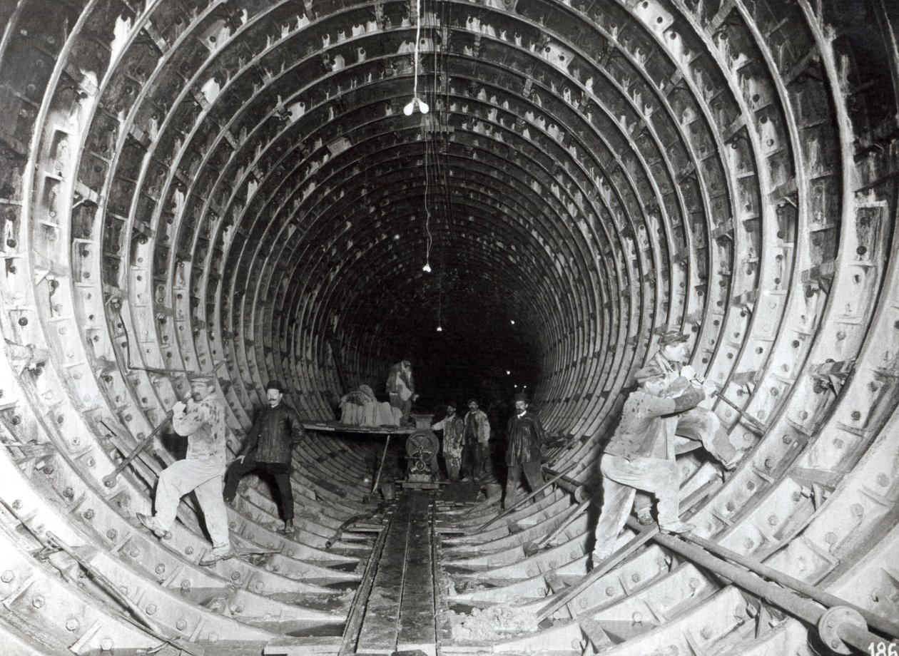 Tunnel unter der Seine flussabwärts von der Pont de la Concorde in Richtung Oper, 25. März 1911 von French Photographer
