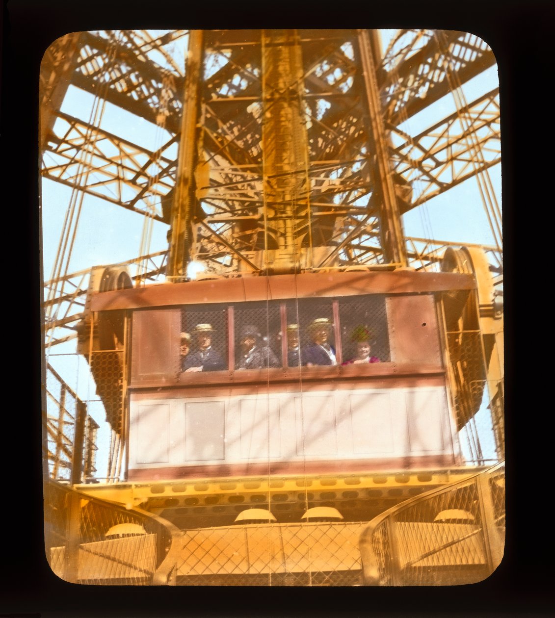 Pariser Weltausstellung: Eiffelturm, 1900 von French Photographer