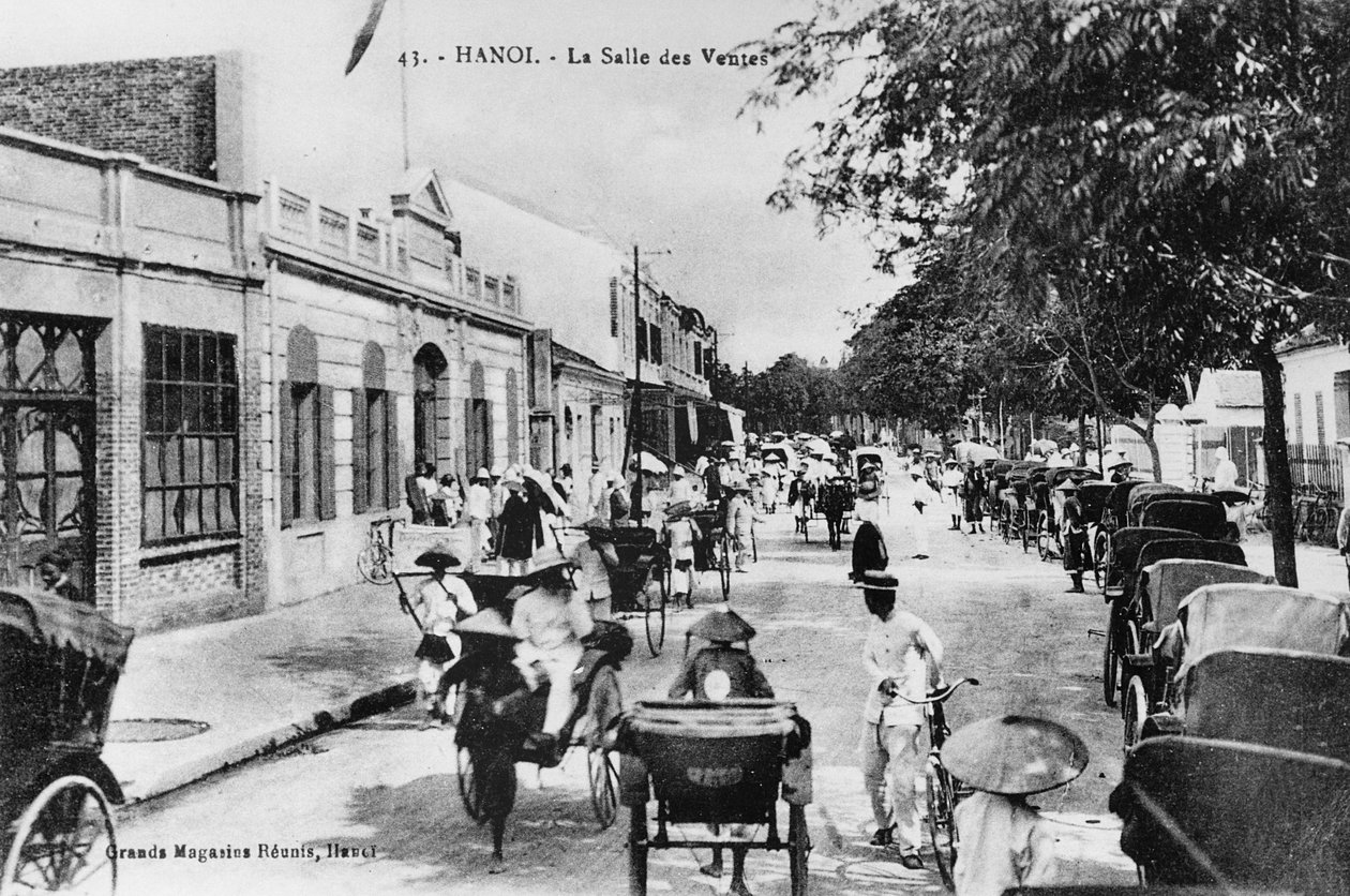 Der Verkaufsraum in Hanoi, ca. 1920 von French Photographer