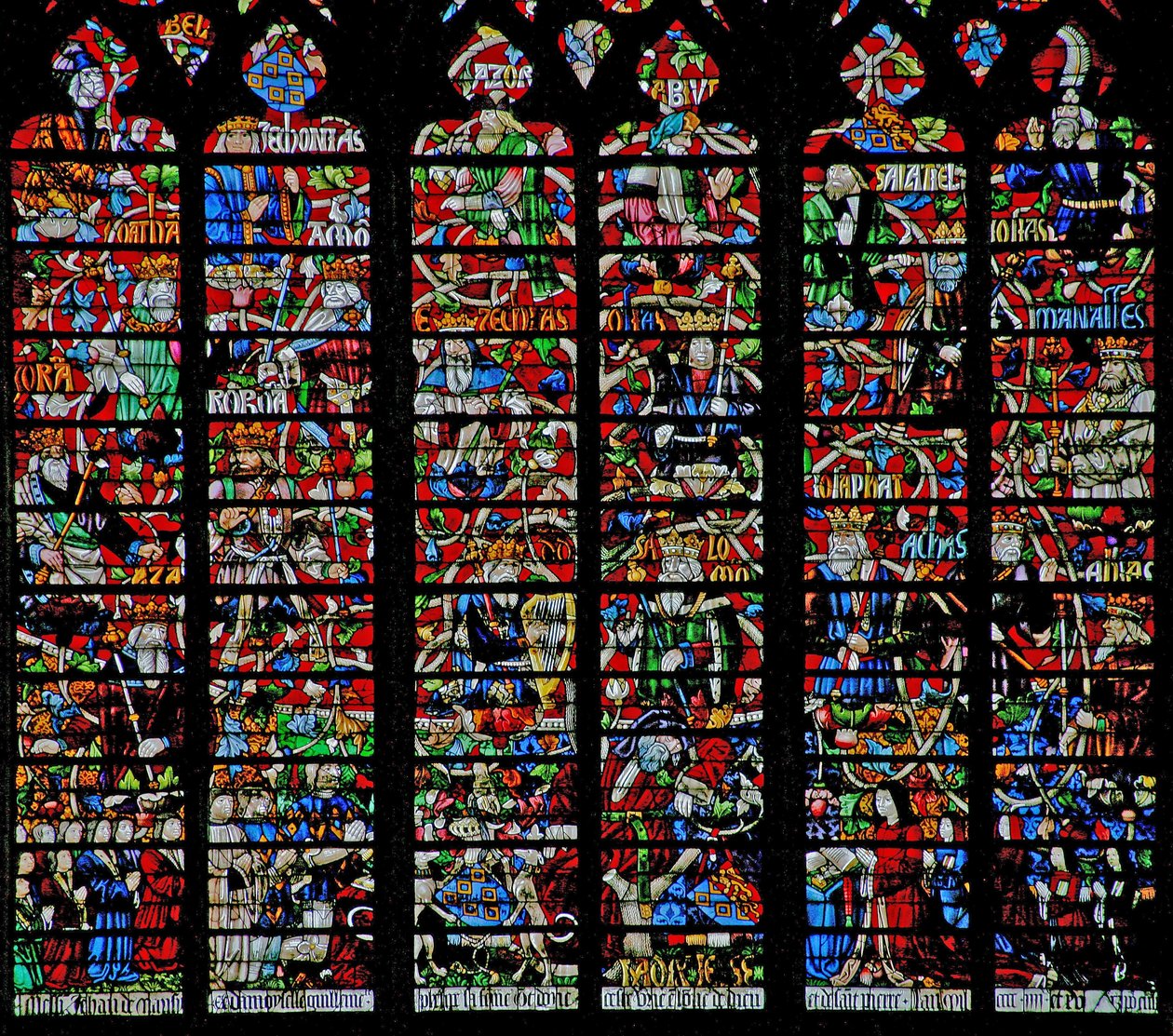 Fenster w230 zeigt den Jessebaum von French School