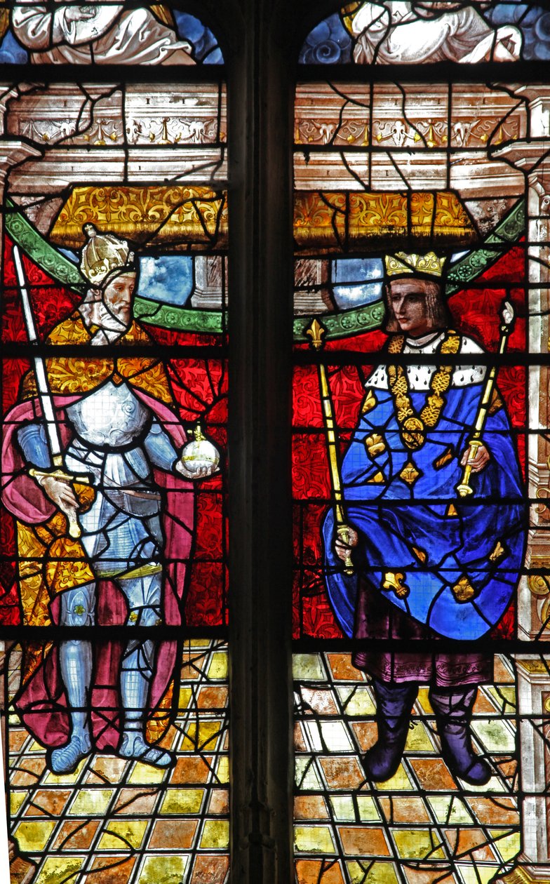 Fenster w6 zeigt Karl den Großen und St. Ludwig von French School
