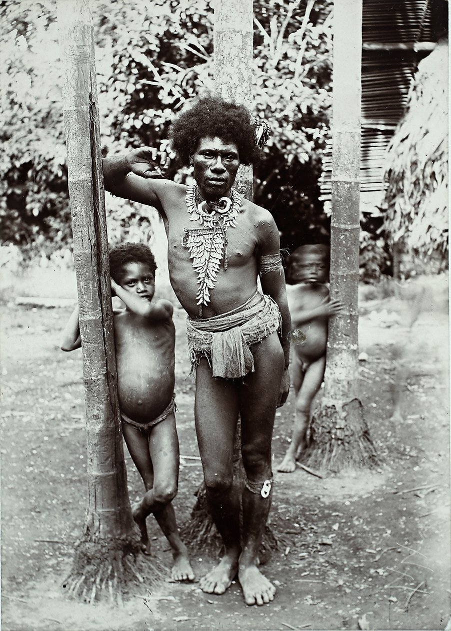 Mann und zwei Kinder, Papua-Neuguinea, 1899 von George Brown
