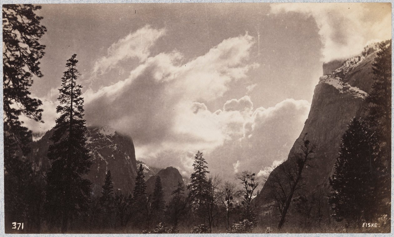 Yosemite-Tal, mit Wolken von George Fiske