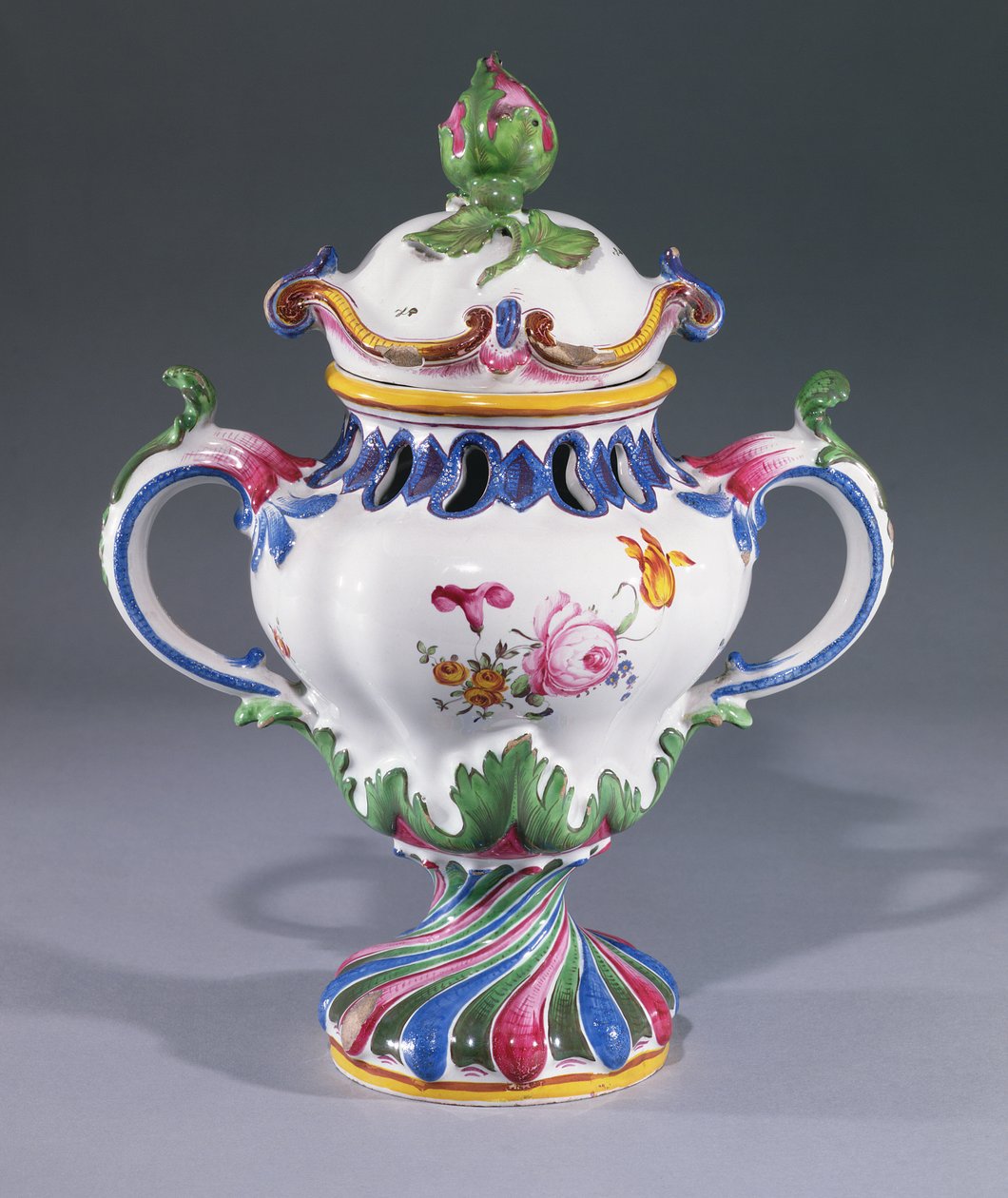 Potpourri-Vase, hergestellt in Straßburg, ca. 1754-60 von Hannong Family