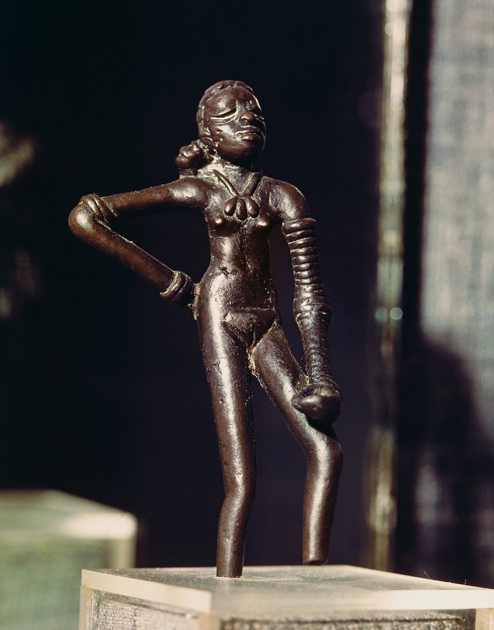 Figur einer jungen Tänzerin, aus Mohenjo-Daro, Industal, Pakistan, 3000-1500 v. Chr. von Harappan