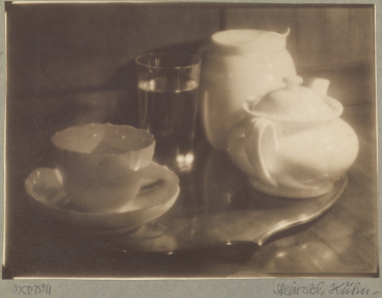 Tee-Stillleben (Version III) von Heinrich Kuhn